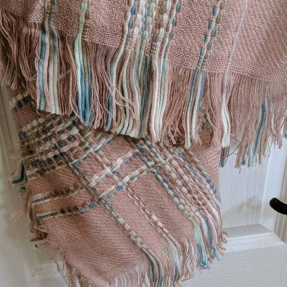 blanket scarf😍 brand new, beautiful 😍 - Picture 2 of 3
